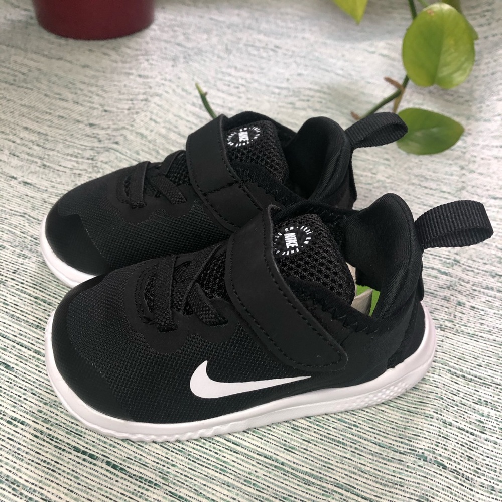 Nike Free RN 2018 (TDV) SZ 6c White/Black
